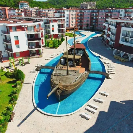 Golden Tide Апартаменты