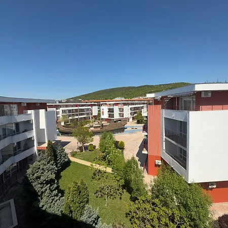 Golden Tide Appartement Elenite